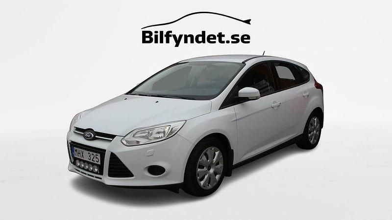 Begagnad Ford Focus 97 HK (71 kW) 2012 Vit Halvkombi