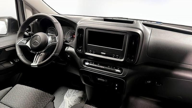 Begagnad Mercedes e-Vito 85 kW (116 HK) 2024 Vit (white) Minibuss
