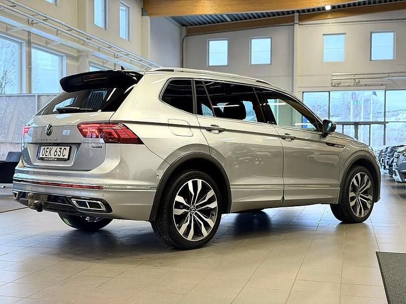 Begagnad VW Tiguan Allspace R-line 200 HK (147 kW) 2021 Silver SUV