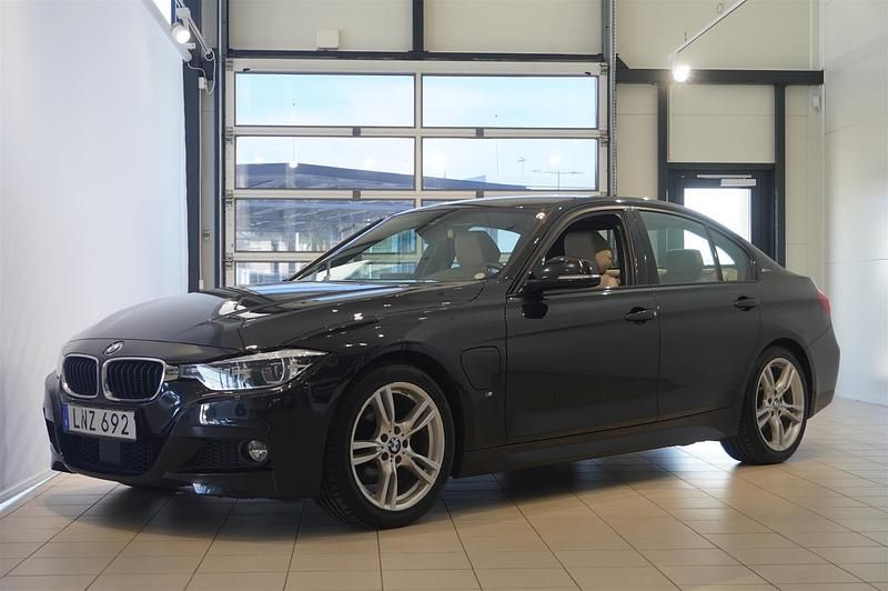 Okänd Begagnad 2017 BMW 330e M Sport Sedan | 259 000 kr (Marknadspris) - Bild 1/4