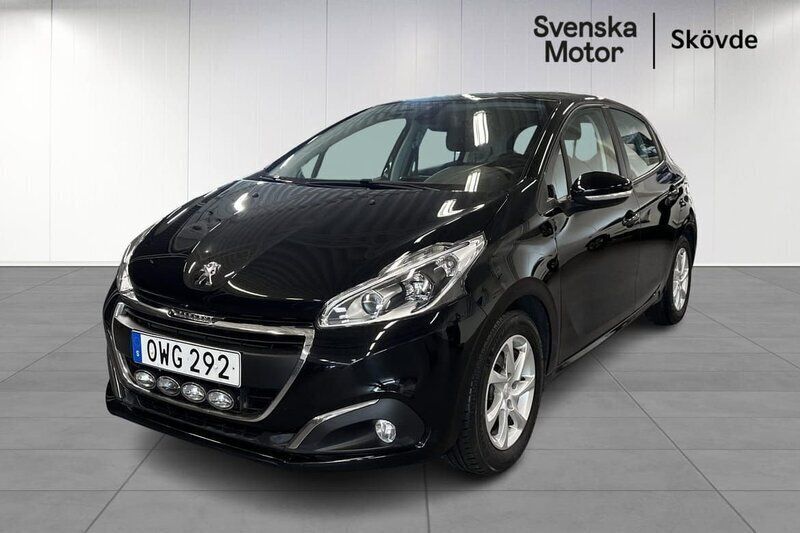Svart Begagnad 2015 Peugeot 208 Halvkombi | 79 200 kr (Marknadspris) - Bild 1/4
