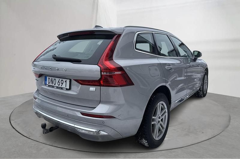 Begagnad Volvo XC60 Core 350 HK (257 kW) 2023 Silver SUV