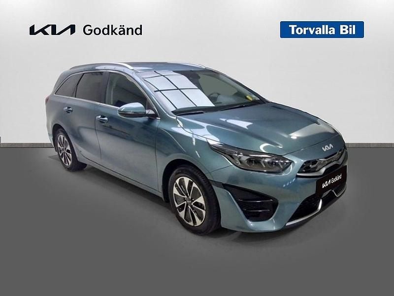 Begagnad Kia Ceed 105 HK (77 kW) 2024 Svart Halvkombi