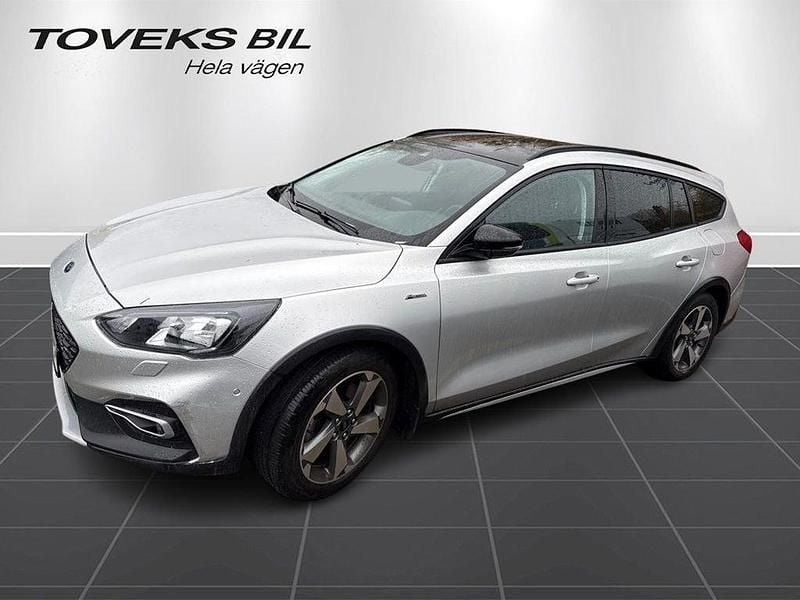 Grå Begagnad 2022 Ford Focus Kombi | 189 900 kr (Bra pris) - Bild 1/2
