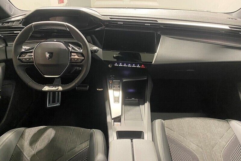 Begagnad Peugeot 308 GT 130 HK (95 kW) 2024 Vit okenite Halvkombi