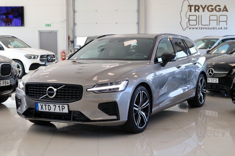 Grå Begagnad 2022 Volvo V60 R-Design Kombi | 419 000 kr (Marknadspris) - Bild 1/4