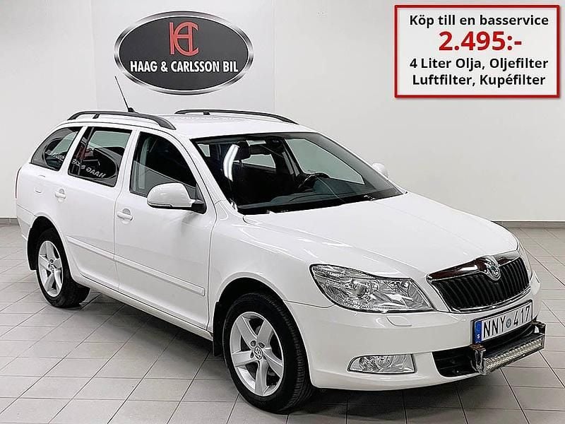 Vit Begagnad 2013 Skoda Octavia Kombi | 69 000 kr (Marknadspris) - Bild 1/4