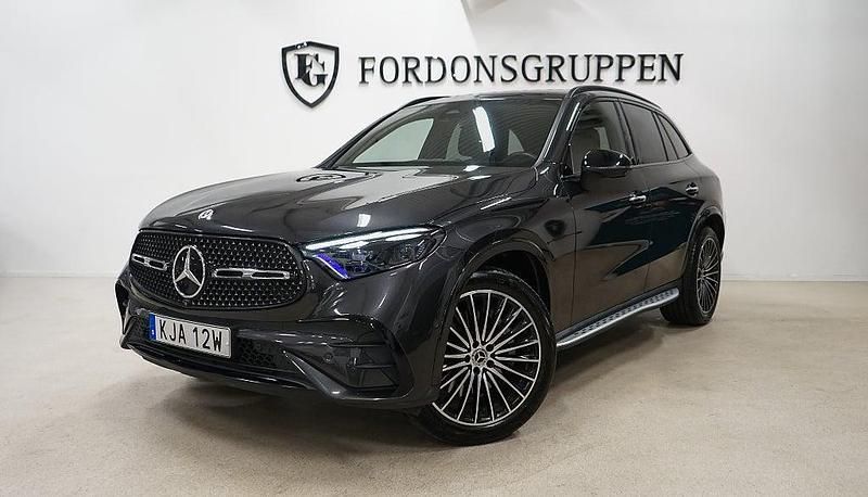 Grå Begagnad 2022 Mercedes GLC220 Premium SUV | 549 800 kr - Bild 1/4