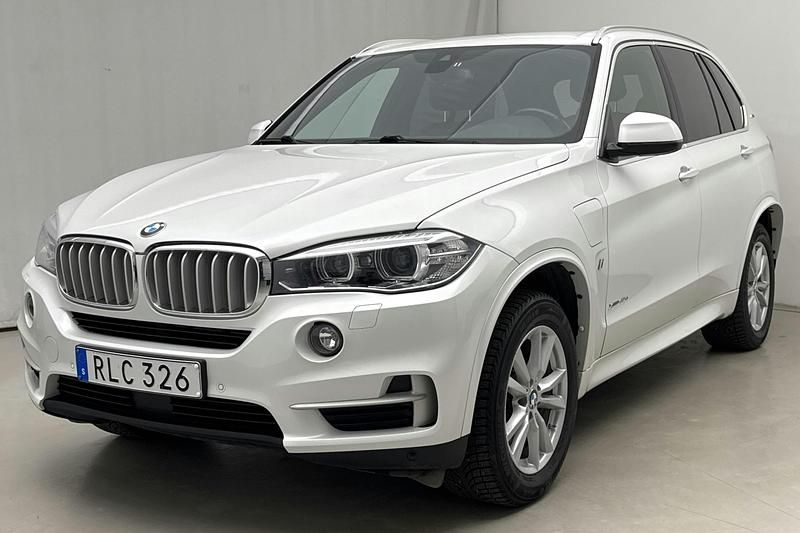 Vit Begagnad 2017 BMW X5 SUV | 324 800 kr - Bild 1/4