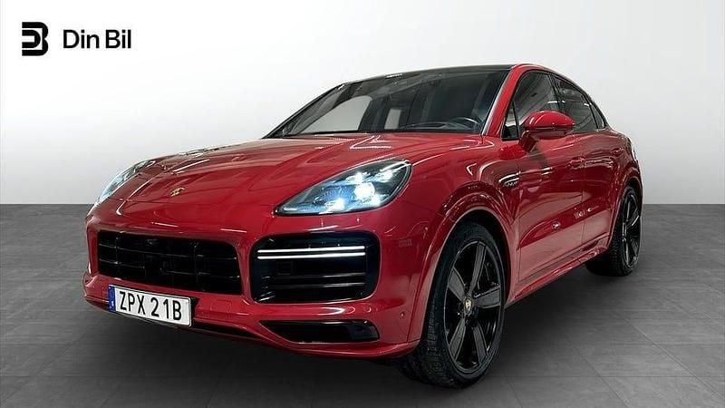 Carmine red Begagnad 2022 Porsche Cayenne Turbo S SUV | 1 299 000 kr - Bild 1/4