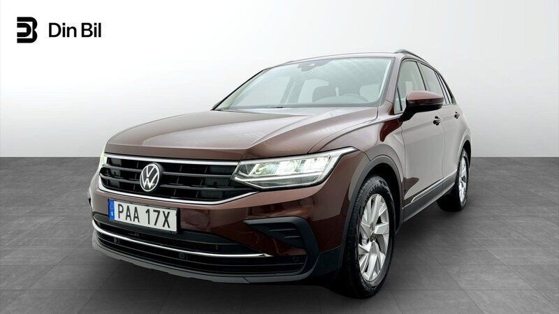 Brun Begagnad 2023 VW Tiguan SUV | 289 900 kr (Bra pris) - Bild 1/4