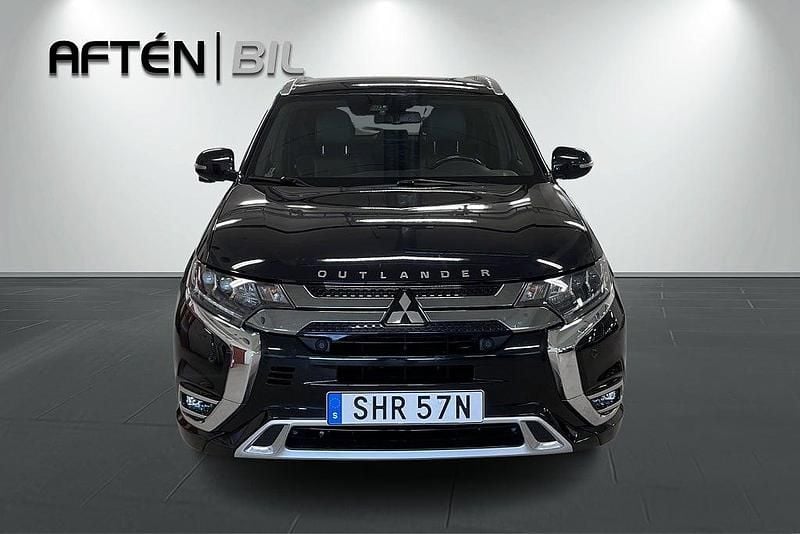 Begagnad Mitsubishi Outlander 224 HK (164 kW) 2020 Svart SUV
