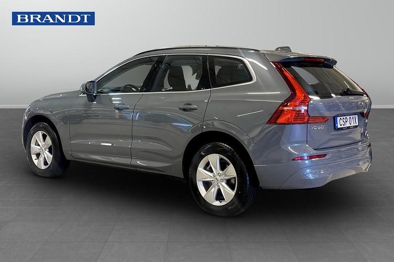 Begagnad Volvo XC60 Core 200 HK (147 kW) 2023 Grå SUV