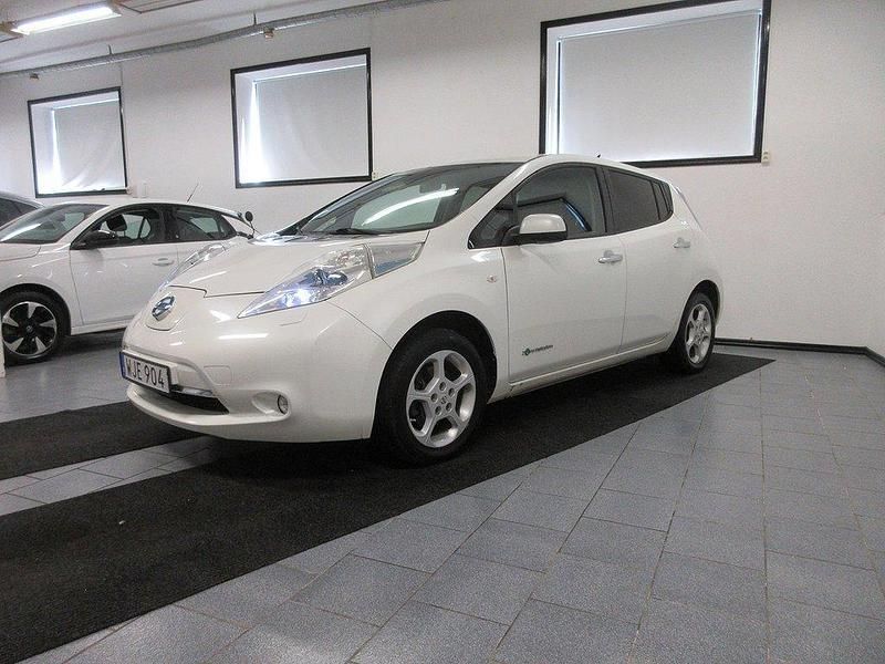 Vit Begagnad 2014 Nissan Leaf Halvkombi | 64 500 kr (Dyr) - Bild 1/4