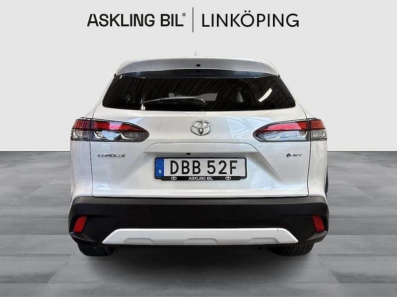 Begagnad Toyota Corolla Cross Style 140 HK (102 kW) 2024 Vit SUV