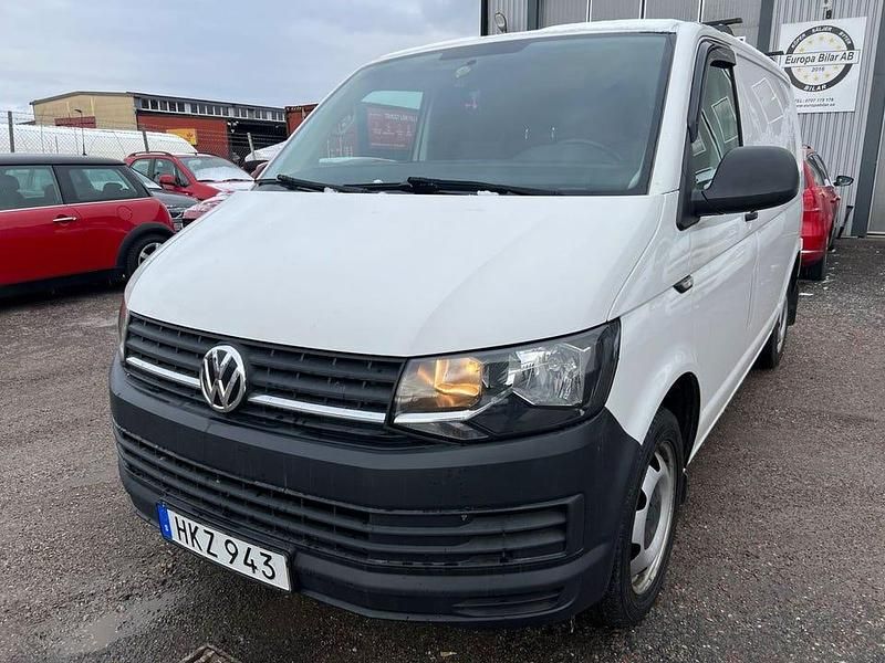 Vit Begagnad 2016 VW T6 Van | 109 800 kr (Marknadspris) - Bild 1/4