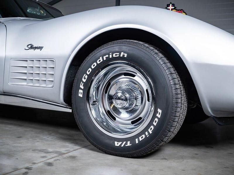 Begagnad Chevrolet Corvette Stingray 305 HK (224 kW) 1970 Silver Sportkupé