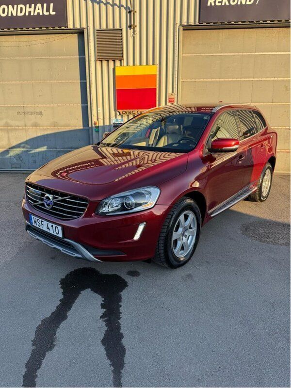 Röd Begagnad 2015 Volvo XC60 Summum SUV | 154 999 kr (Bra pris) - Bild 1/4