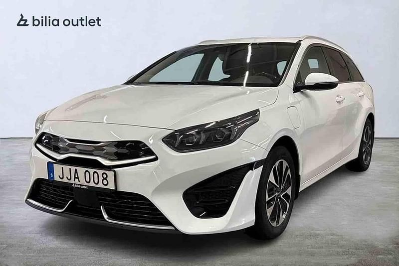 Vit Begagnad 2023 Kia Ceed Sportswagon Kombi | 229 000 kr - Bild 1/1