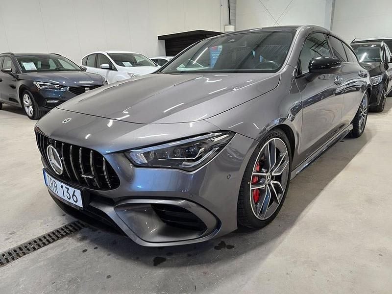 Mörkgrå Begagnad 2022 Mercedes CLA45 AMG AMG Kombi | 539 500 kr (Marknadspris) - Bild 1/4