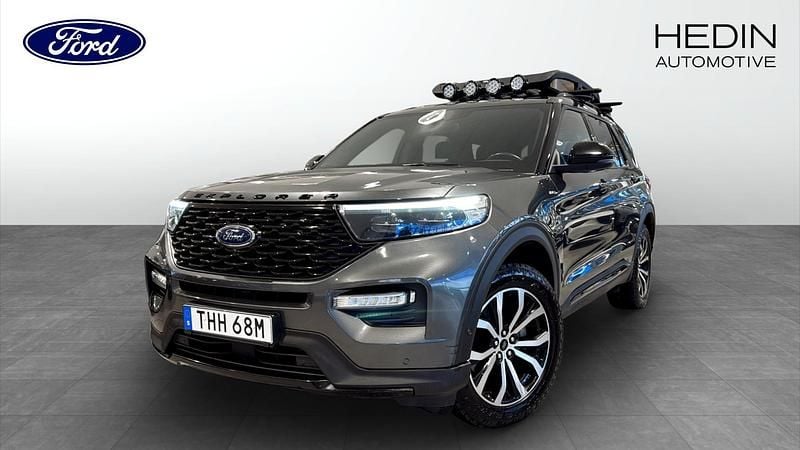 Grå (grey) Begagnad 2020 Ford Explorer ST-Line SUV | 409 900 kr (Dyr) - Bild 1/4