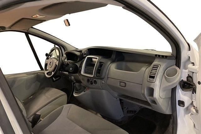 Begagnad Opel Vivaro 114 HK (83 kW) 2011 Vit Minibuss