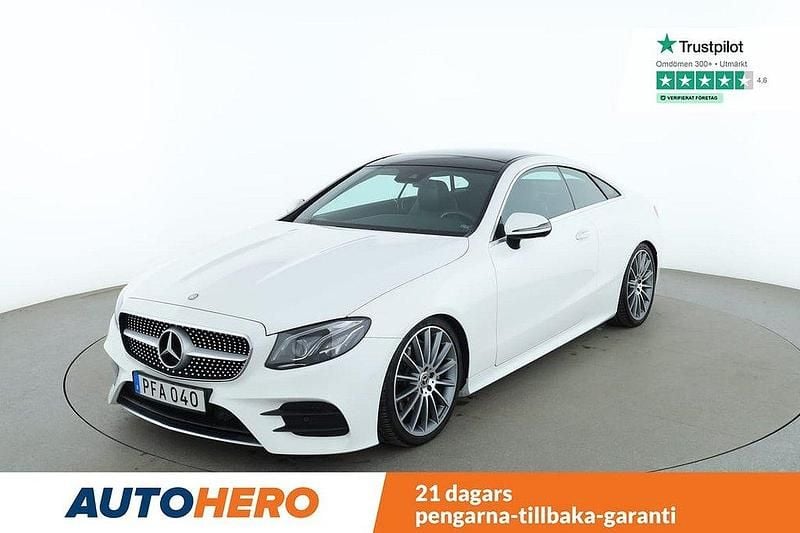 Vit Begagnad 2017 Mercedes E200 AMG line Sportkupé | 359 000 kr (Marknadspris) - Bild 1/4