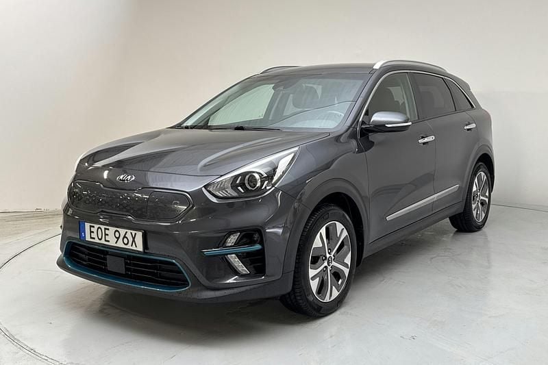 Grå Begagnad 2020 Kia e-Niro 2 SUV | 169 000 kr (Bra pris) - Bild 1/4