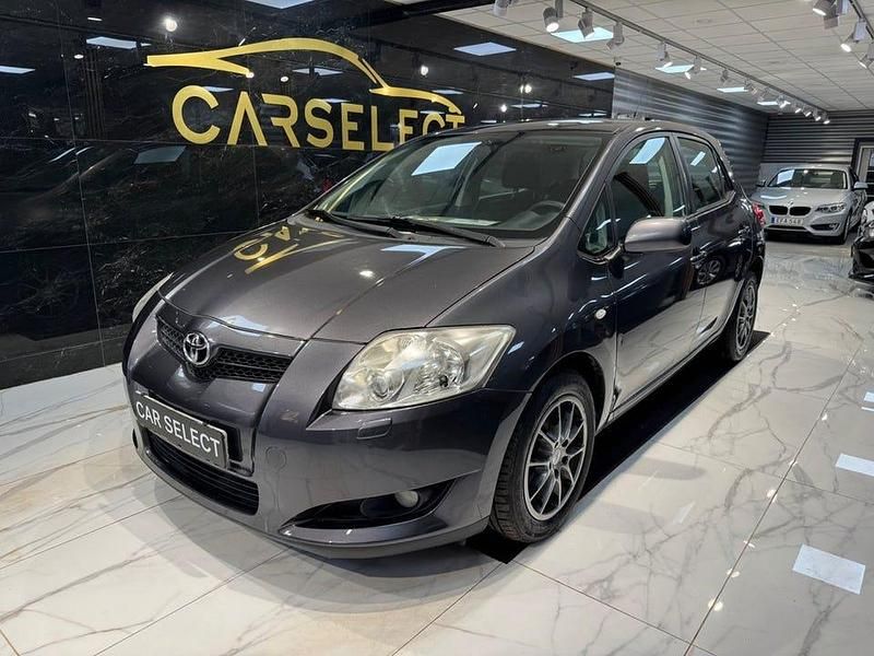 Begagnad Toyota Auris 125 HK (91 kW) 2008 Grå Halvkombi