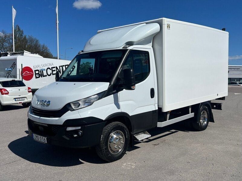 Vit Begagnad 2019 Iveco Daily Van | 436 250 kr (Superpris) - Bild 1/4