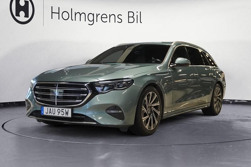 Grön Begagnad 2024 Mercedes E300 Kombi | 574 800 kr (Marknadspris) - Bild 1/4