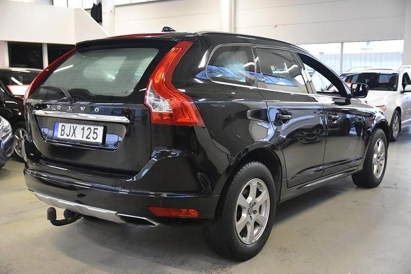 Begagnad Volvo XC60 Momentum 181 HK (133 kW) 2014 Svart SUV