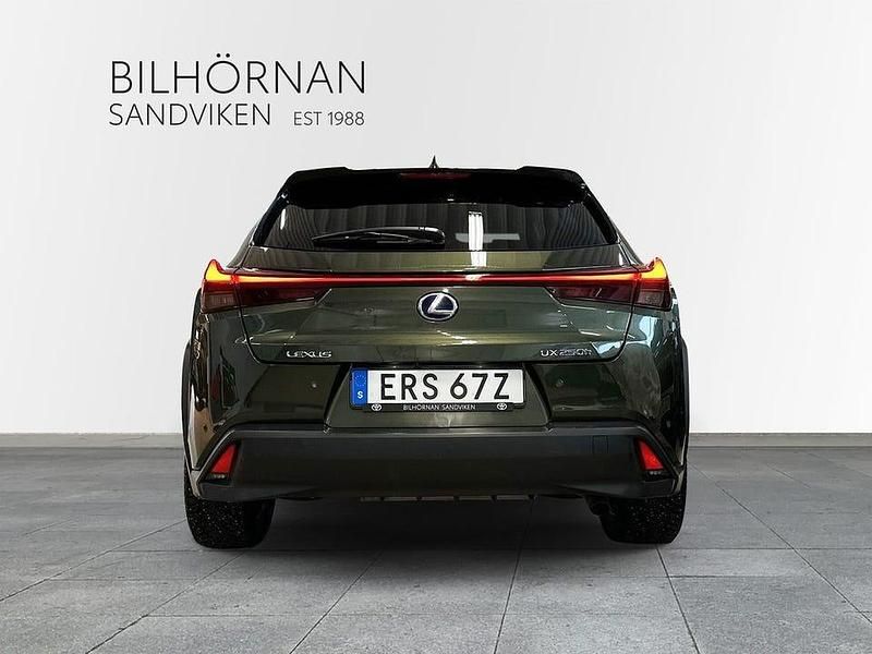 Begagnad Lexus UX 250h E-FOUR 186 HK (136 kW) 2020 Grön SUV