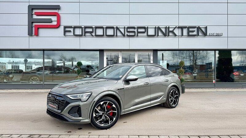 Grå Begagnad 2023 Audi SQ8 Sportback e-tron S-Line SUV | 919 000 kr - Bild 1/4
