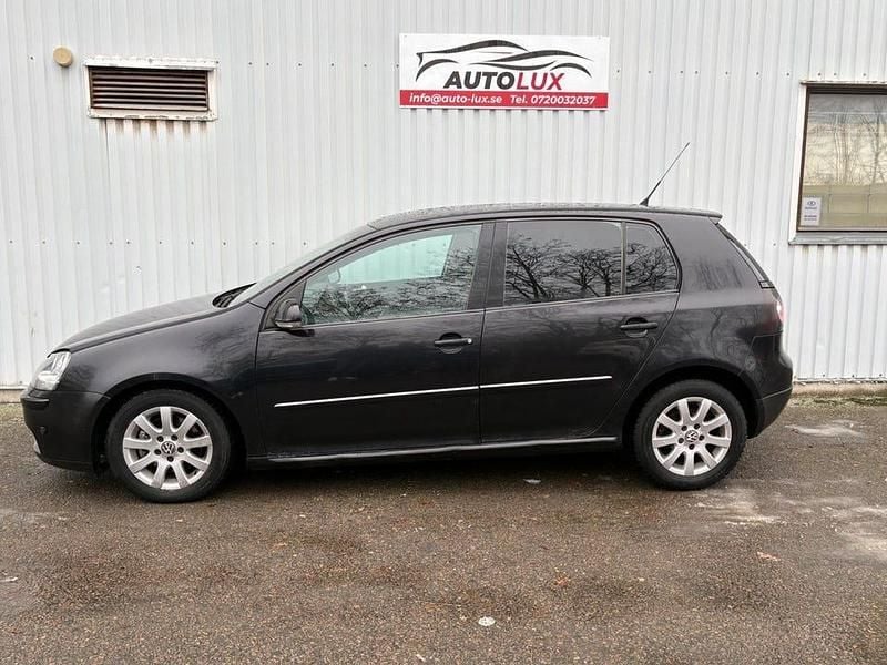 Svart Begagnad 2006 VW Golf IV Comfortline Halvkombi | 42 900 kr (Superpris) - Bild 1/4