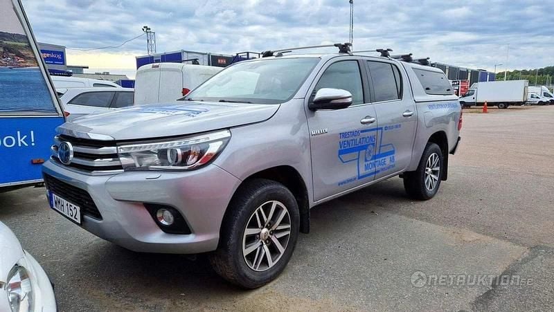 Silver Begagnad 2018 Toyota HiLux Pickup | 250 000 kr - Bild 1/4