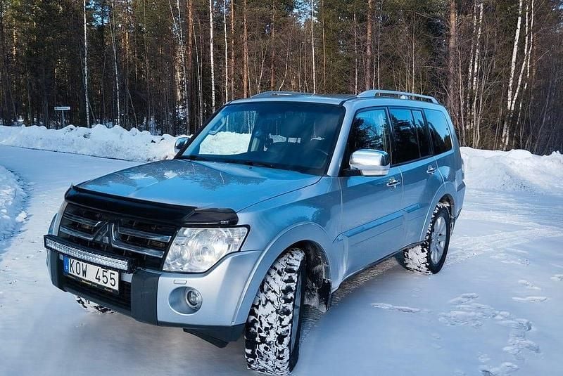 Begagnad 2010 Mitsubishi Pajero SUV | 85 000 kr (Marknadspris) - Bild 1/4