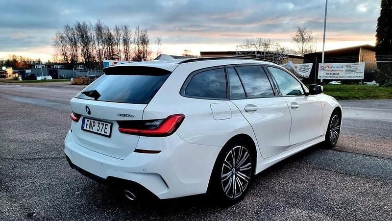 Begagnad BMW 330 M Sport 292 HK (214 kW) 2021 Vit Kombi
