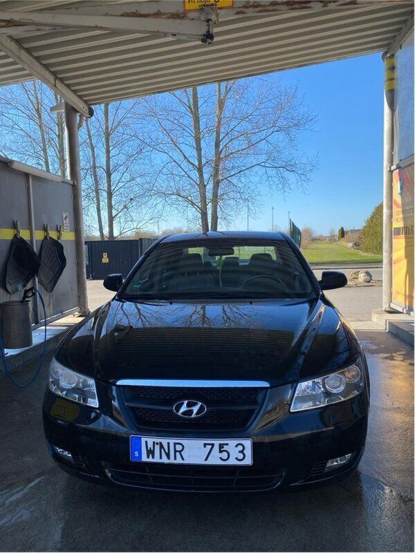 Svart Begagnad 2005 Hyundai Sonata Sedan | 41 999 kr - Bild 1/4