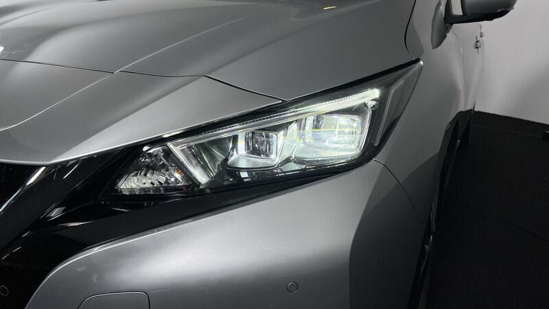 Begagnad Nissan Leaf 109 kW (149 HK) 2020 Silver metallic Halvkombi