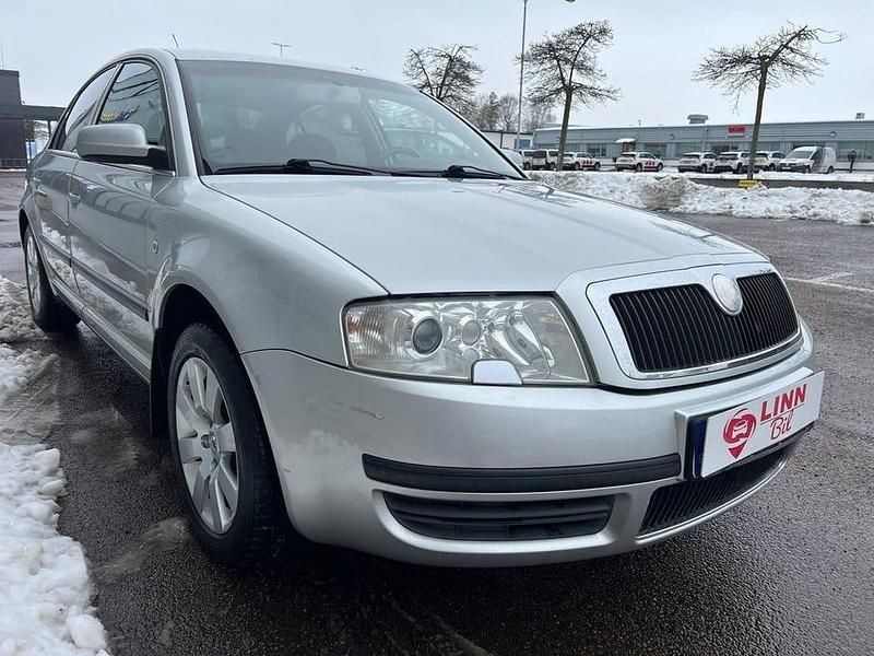 Begagnad Skoda Superb 150 HK (110 kW) 2006 Sedan