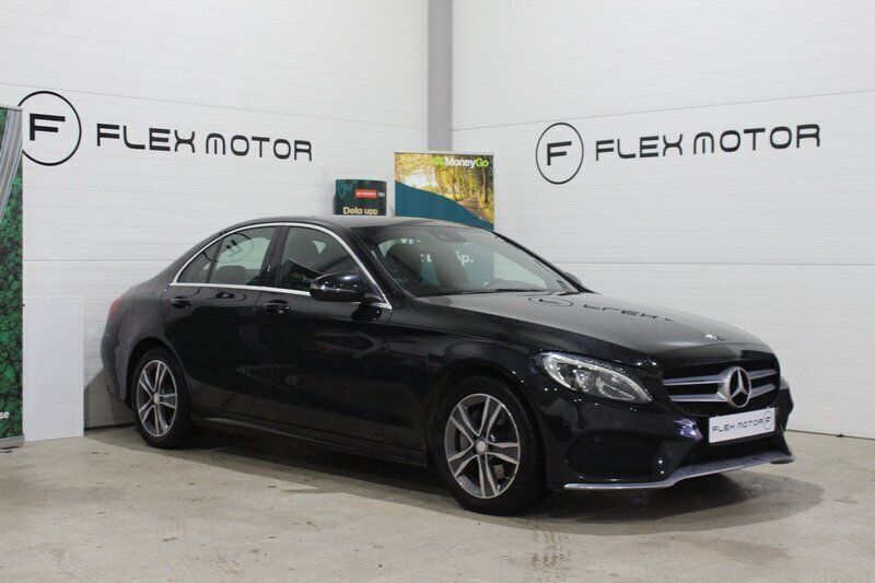 Svart Begagnad 2016 Mercedes C220 AMG line Sedan | 219 800 kr (Marknadspris) - Bild 1/4