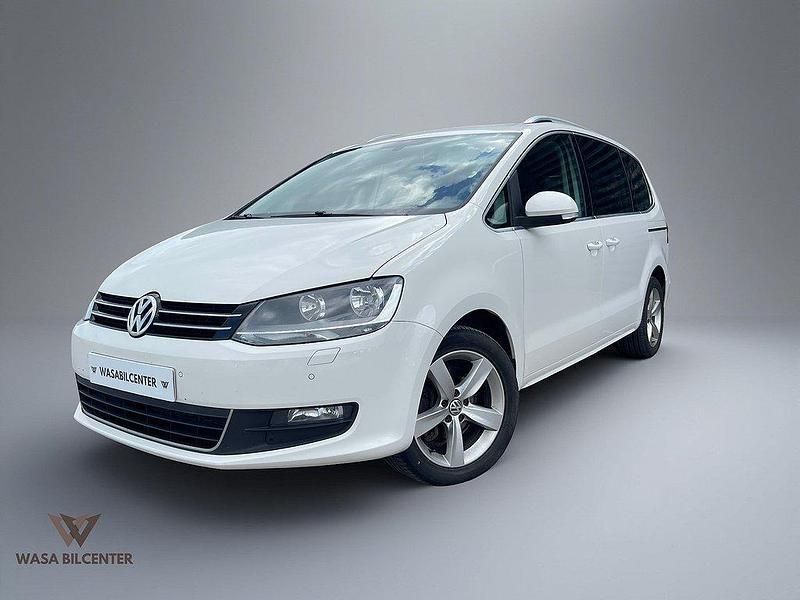 Vit Begagnad 2012 VW Sharan Minibuss | 99 500 kr (Marknadspris) - Bild 1/4