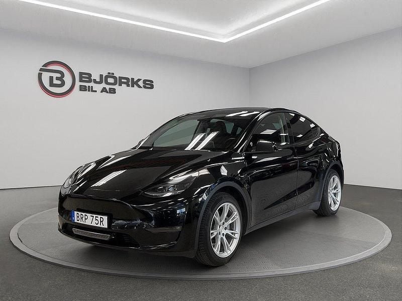 Svart Begagnad 2023 Tesla Model Y Long Range AWD SUV | 394 500 kr (Bra pris) - Bild 1/4