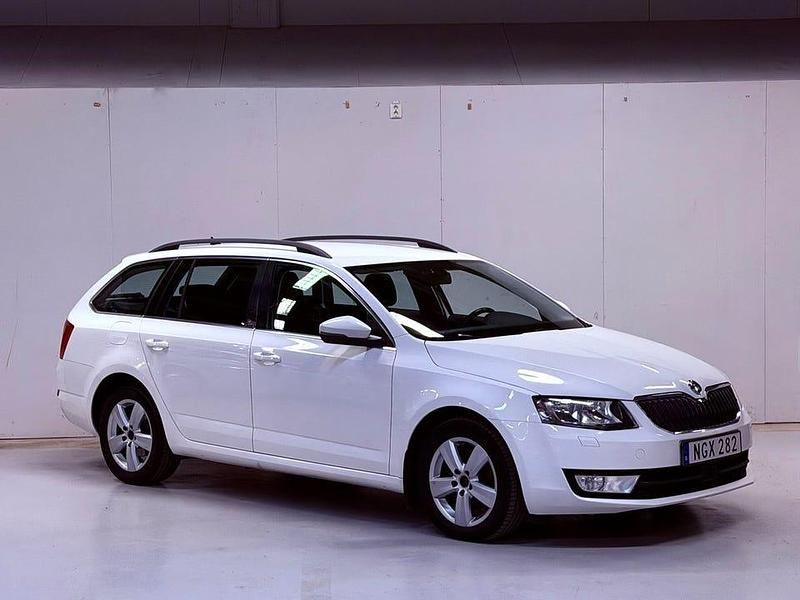 Vit Begagnad 2016 Skoda Octavia Ambition Kombi | 79 900 kr (Superpris) - Bild 1/4