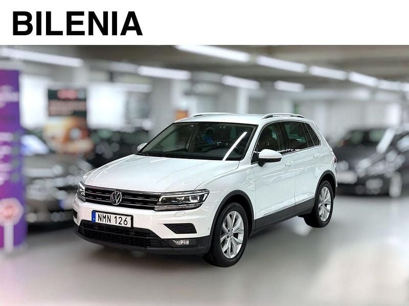 Vit Begagnad 2018 VW Tiguan Executive SUV | 209 900 kr (Marknadspris) - Bild 1/3