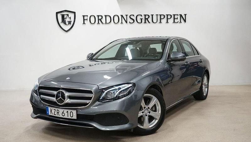 Grå Begagnad 2016 Mercedes E220 Avantgarde Sedan | 259 800 kr (Superpris) - Bild 1/4