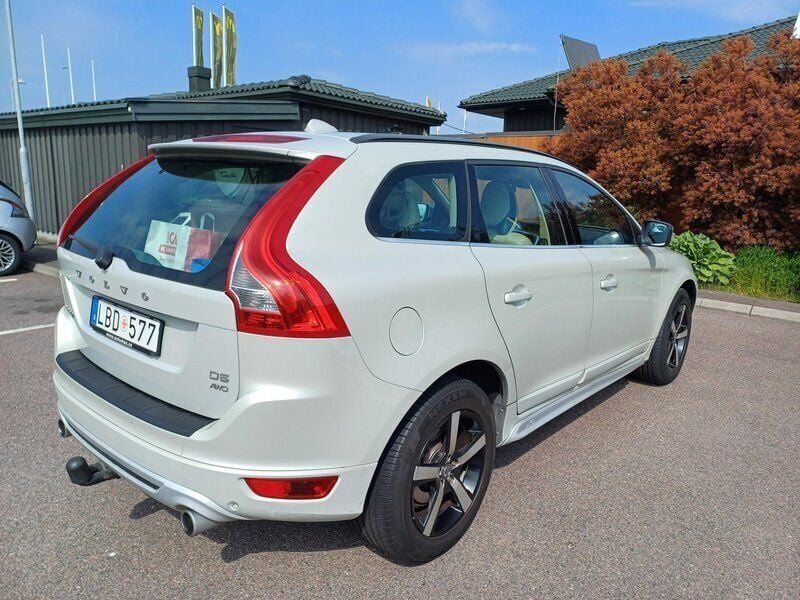 Vit Begagnad 2011 Volvo XC60 R-Design SUV | 96 000 kr (Bra pris) - Bild 1/4