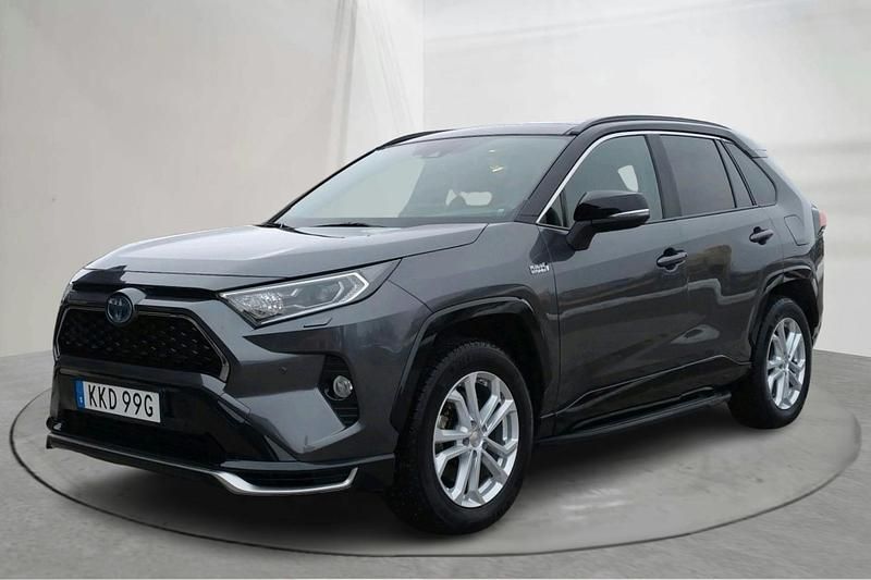 Grå Begagnad 2021 Toyota RAV4 Style | 373 100 kr (Marknadspris) - Bild 1/4