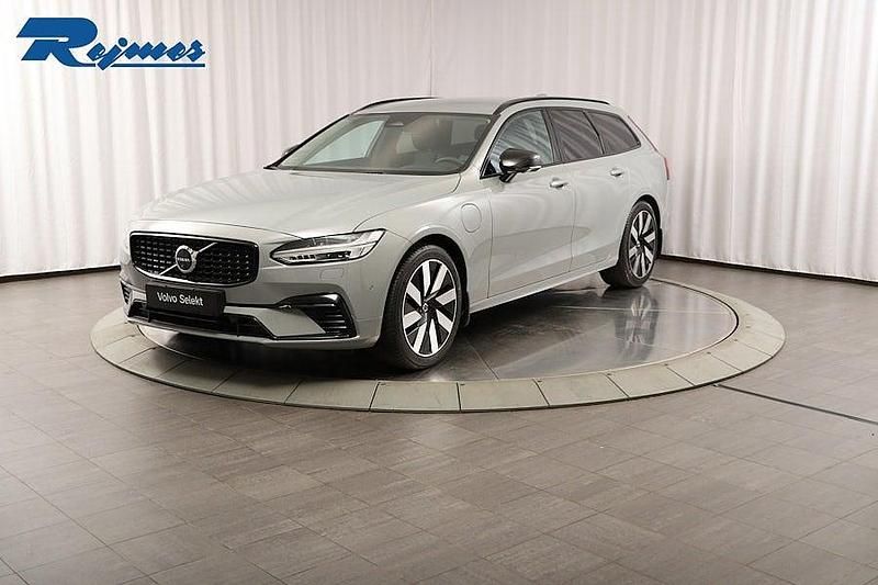 Grå Begagnad 2024 Volvo V90 Plus Kombi | 479 900 kr (Bra pris) - Bild 1/4